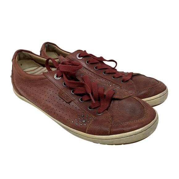 Taos Freedom Leather Sneaker Womens Size 9 Dark Red Stud Detail Lace Up - Picture 1 of 8